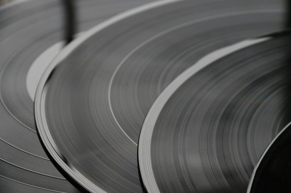 Vinyles tekno : la sélection incontournable pour les passionnés